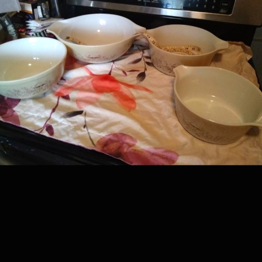 Pyrex fancy mushrooms 4pc Mixing Bowls
